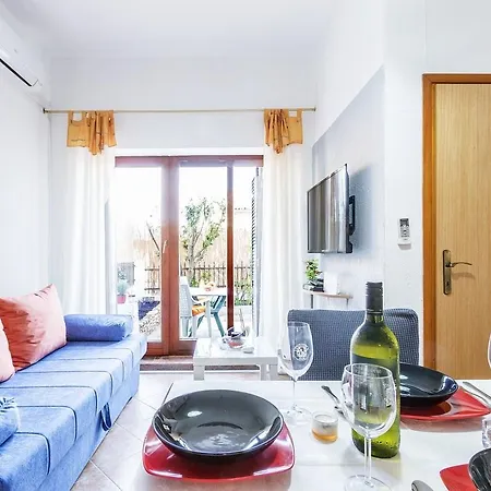 Charming Terrace 3*