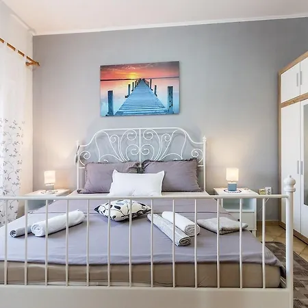 Charming Terrace 3*