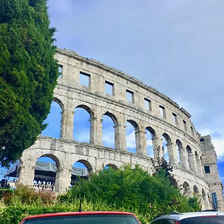 Charming Terrace Pula